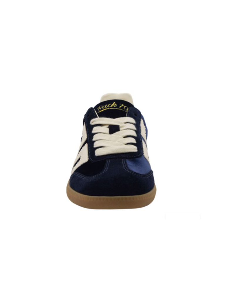 CLOW26-VTROBTR_BACK70-4_e30cb856-fbd4-4c52-9e56-47cf5f75ace1