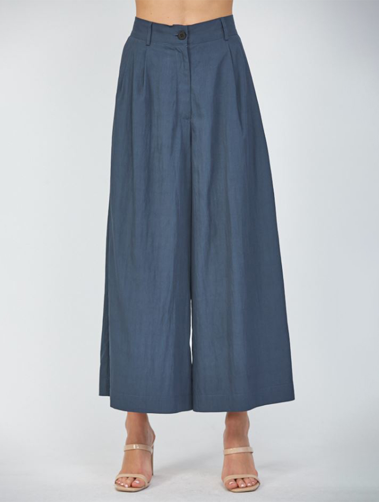 Tuck Front Detail Wide Leg Crop Pants