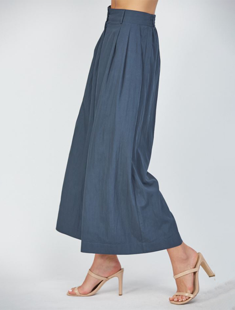 Tuck Front Detail Wide Leg Crop Pants