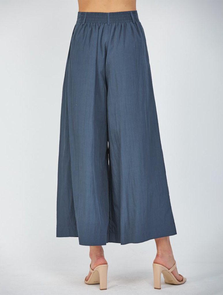 Tuck Front Detail Wide Leg Crop Pants