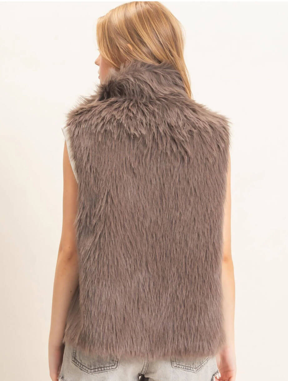 Faux Fur Zip-up Outerwear Vest