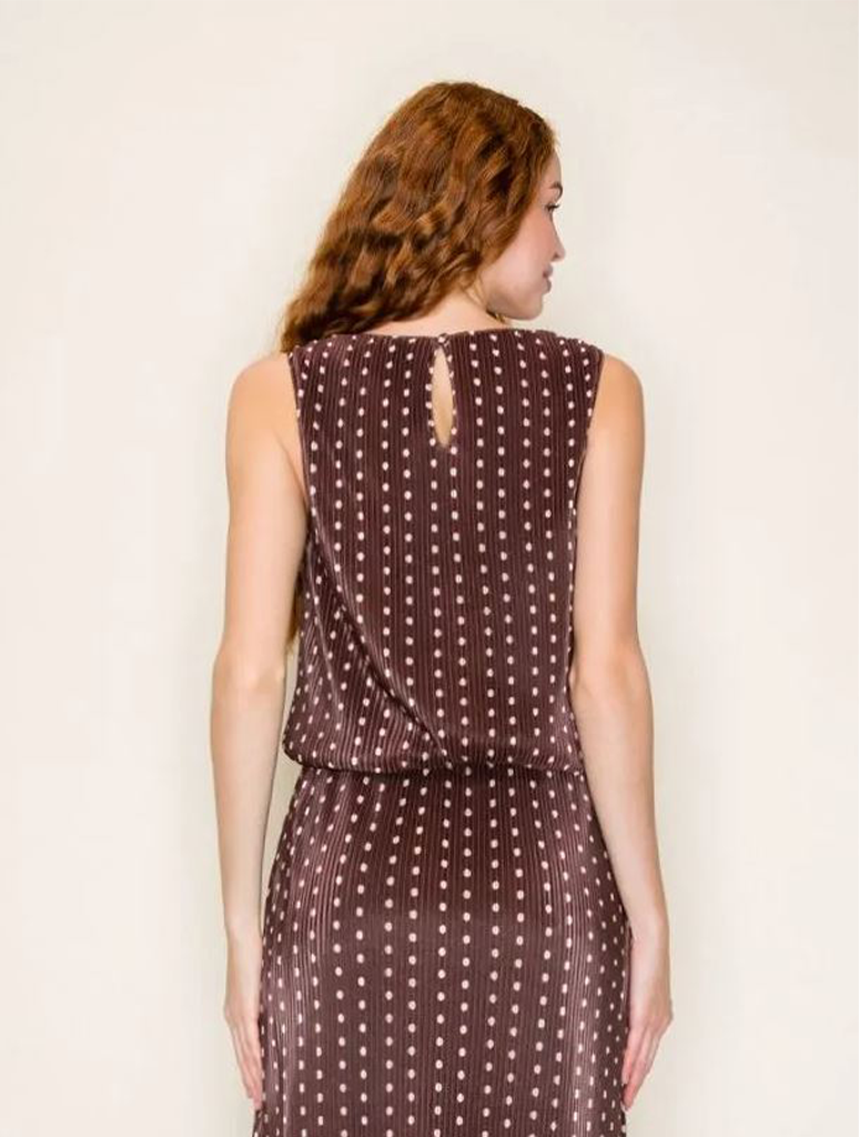 HHE503001-A-T-BROWN_DARKAPPAREL-3