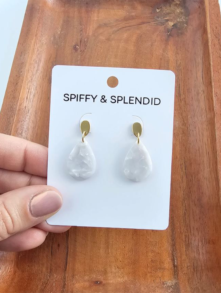 LEAH0999_SPIFFYANDSPLENDID-1