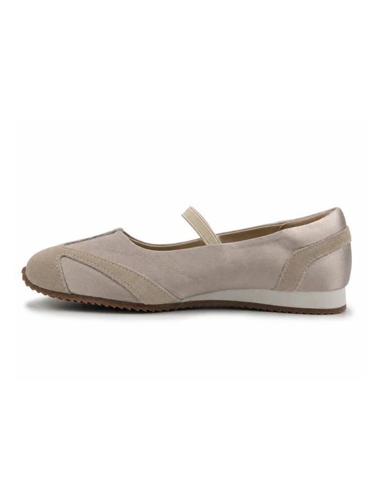 QL00734-CRE_MIASHOES-3