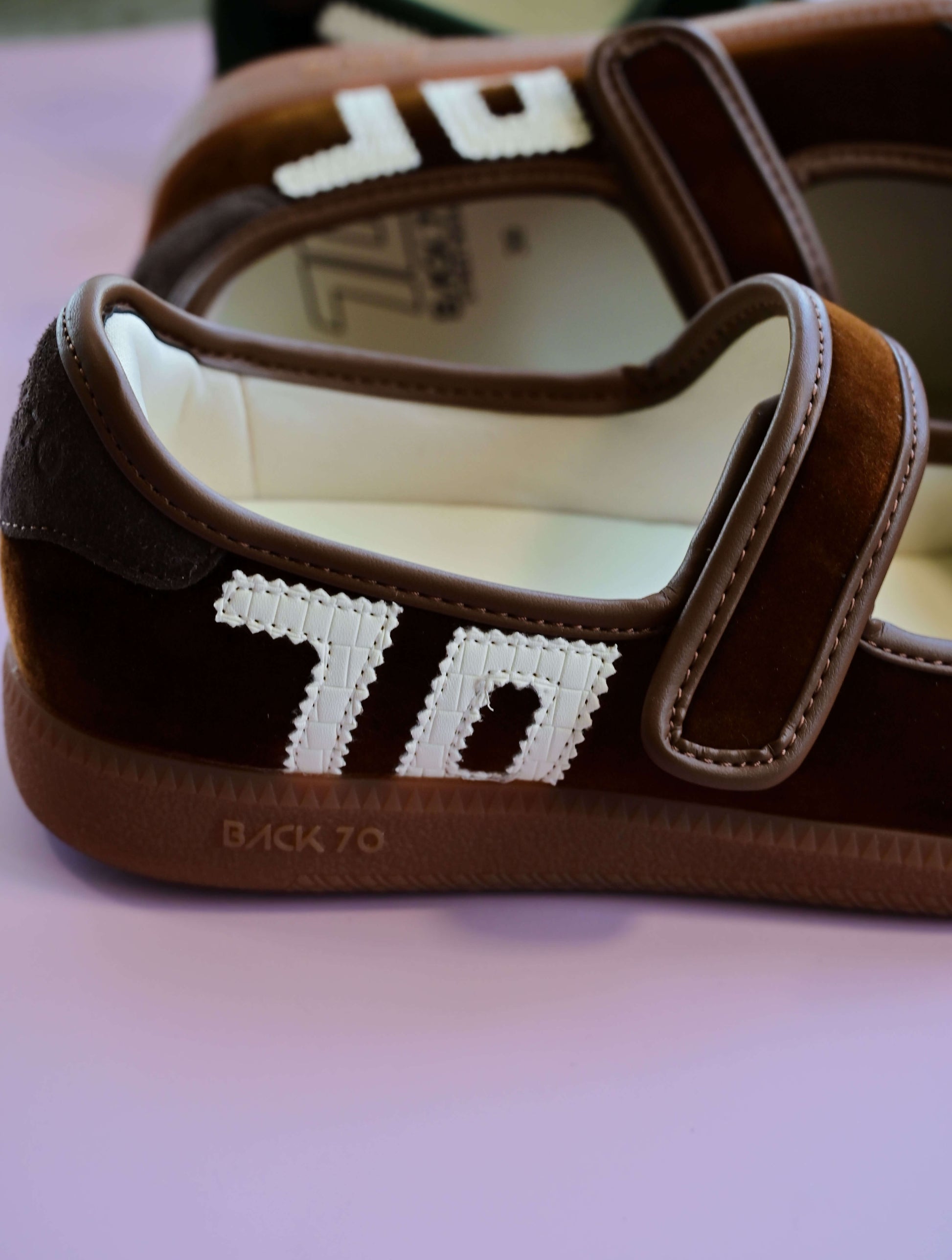 Back 70 Aya Sneakerina