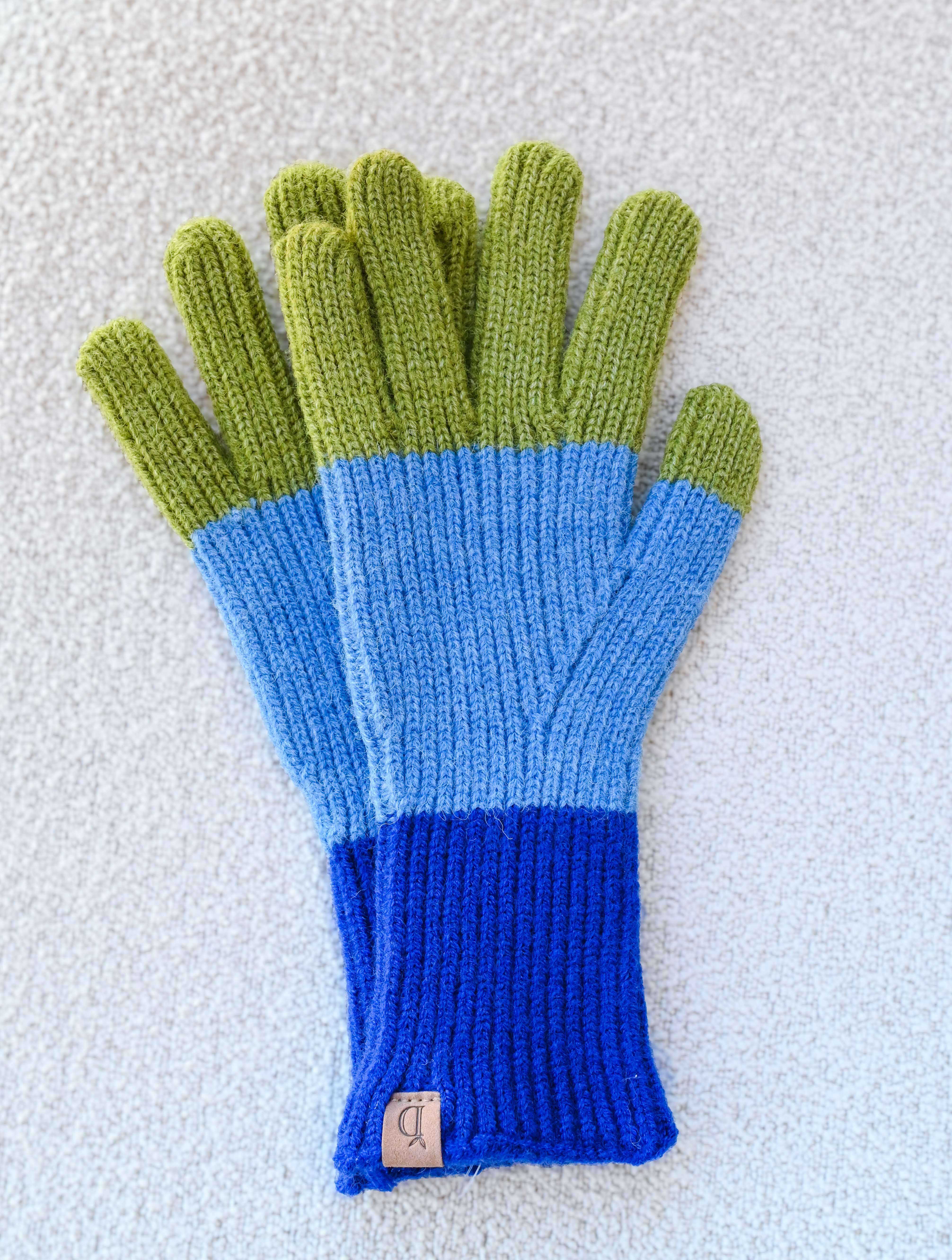Trio Color Block Gloves