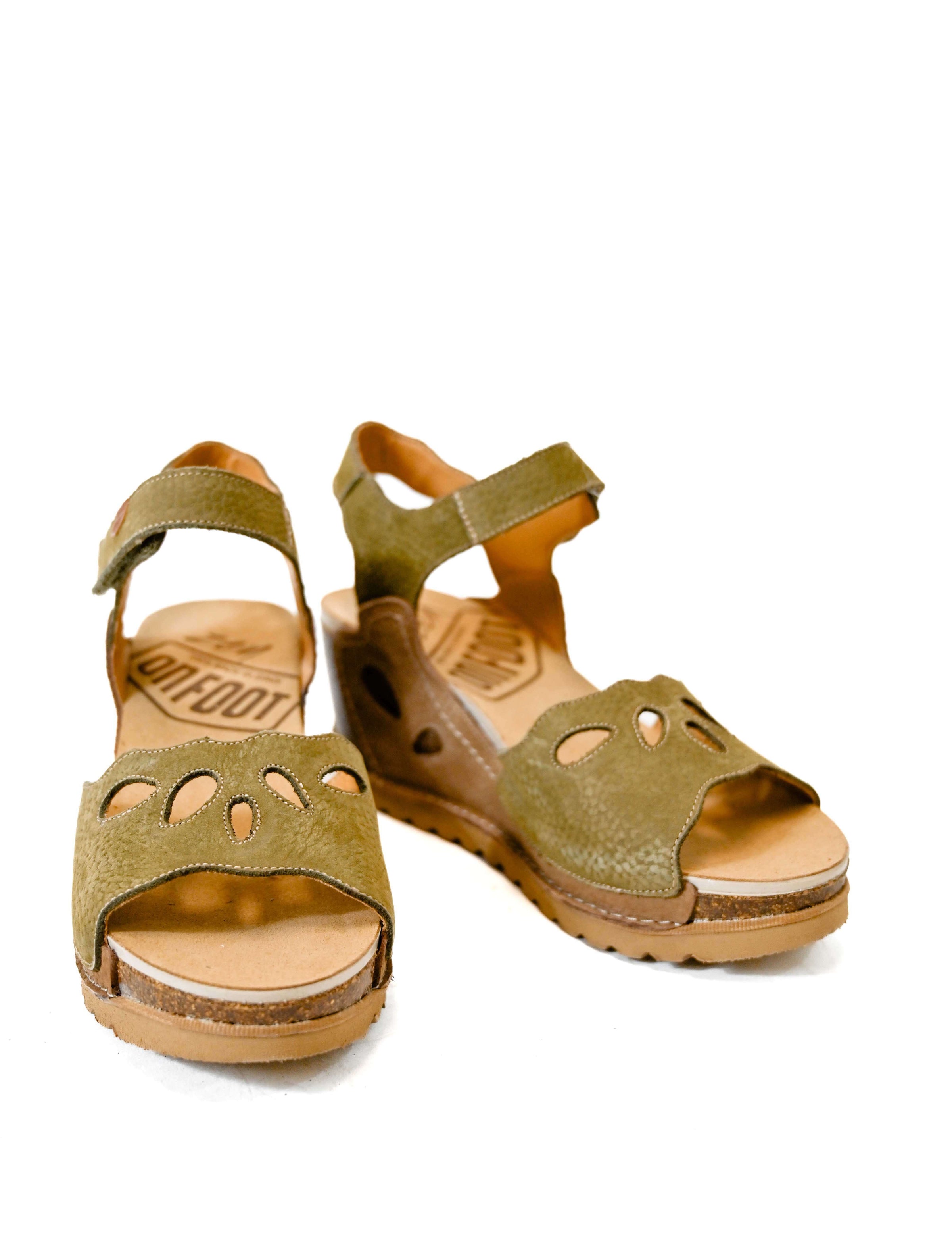 On Foot 320 Dayton Sandal in Musgo