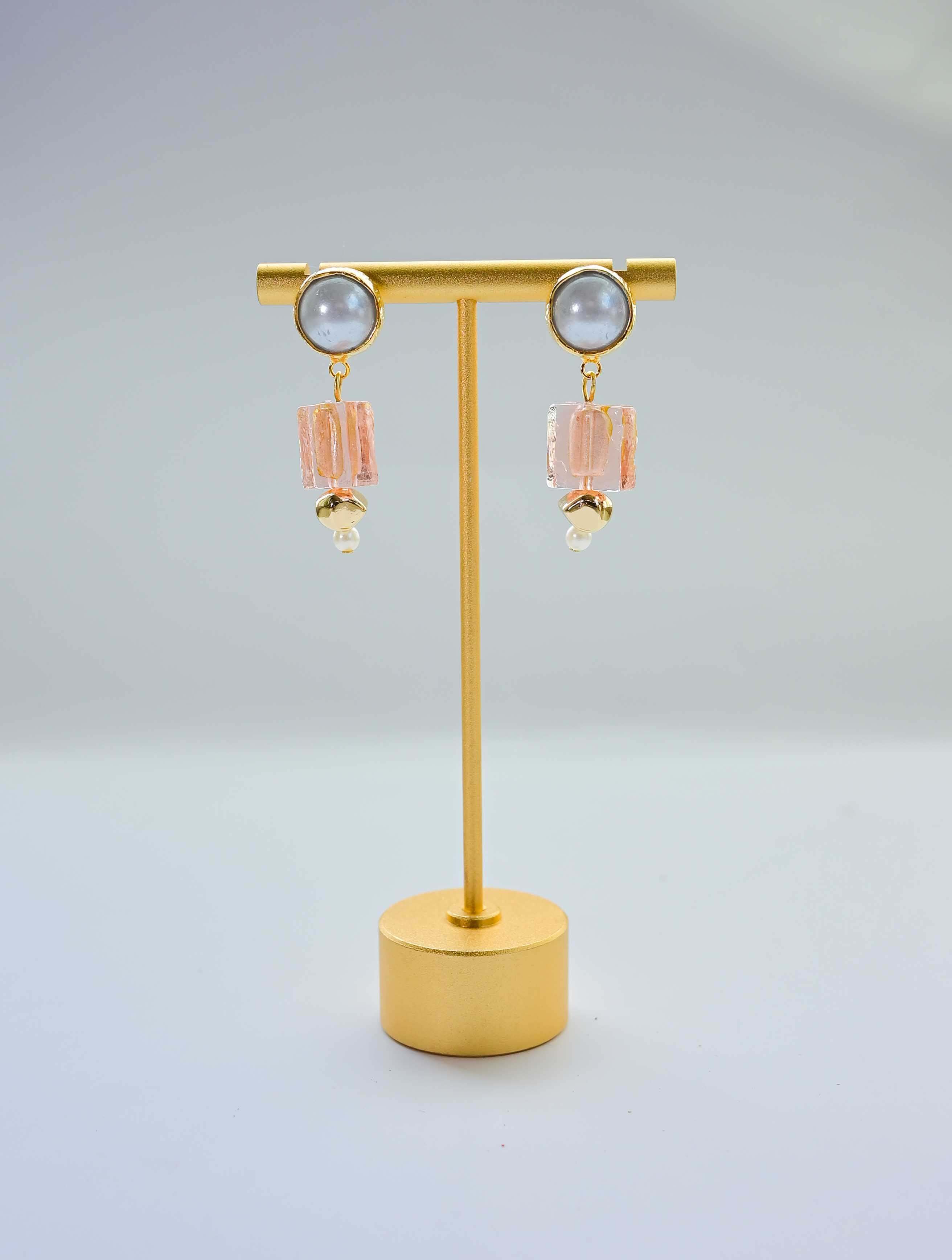 Pinch of Pearl Earrings