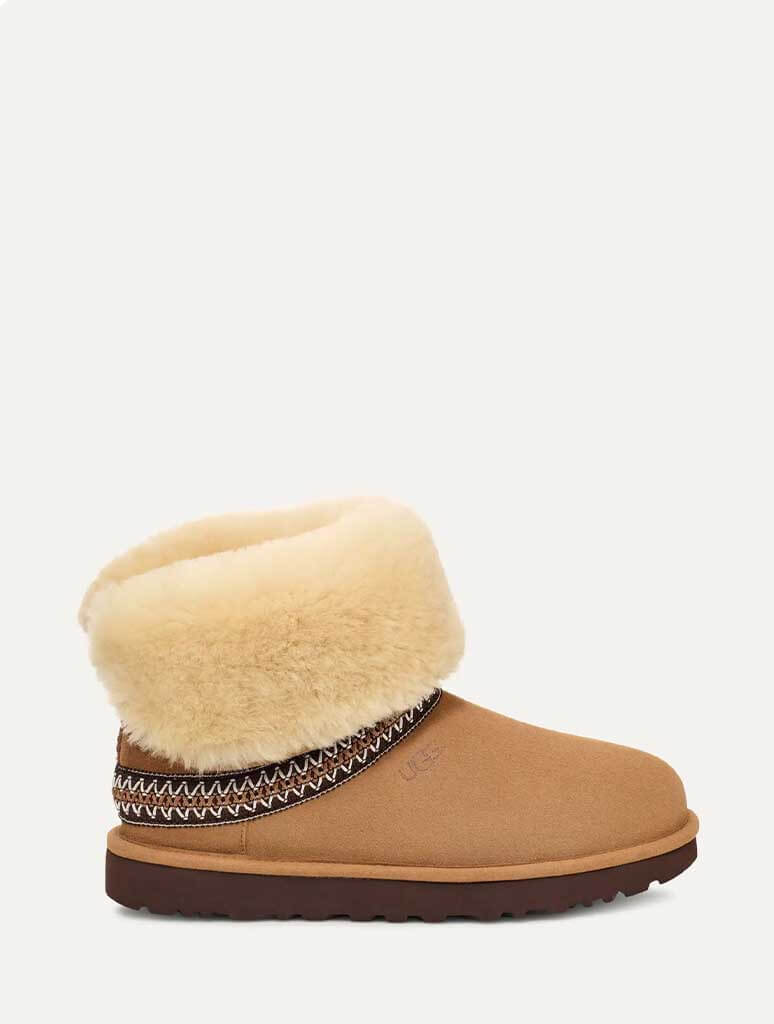 UGG Classic Short Crescent Boot